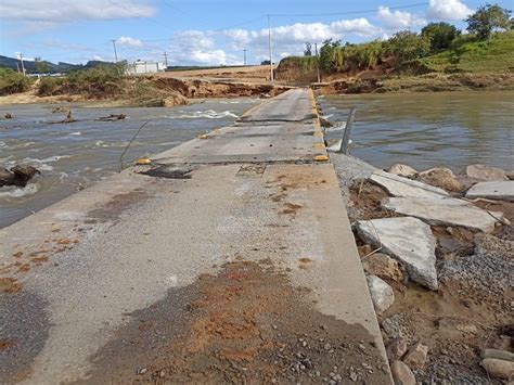 Secretaria De Obras Segue Trabalhando Para Recuperar Cabeceira E O