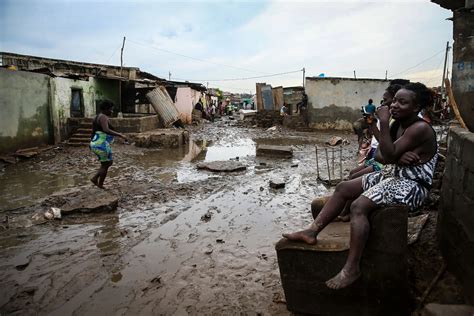 O Caos Causado Pelas Chuvas Torrenciais Em Luanda Sic Not Cias