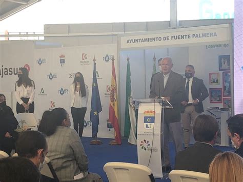 Fundación Savia Noticias EXPOFARE ENTREGA UN RECONOCIMIENTO