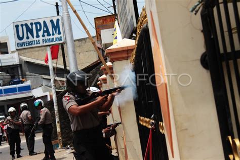 Demo Berakhir Ricuh Antara Foto