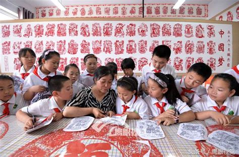 小學師生完成巨幅《五十六個民族共圓中國夢》剪紙作品，太牛了！ 每日頭條