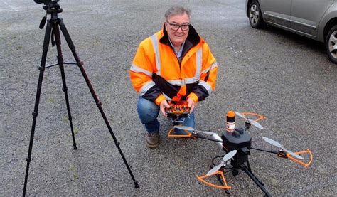 En Finistère il élimine les nids de frelons asiatiques avec son drone