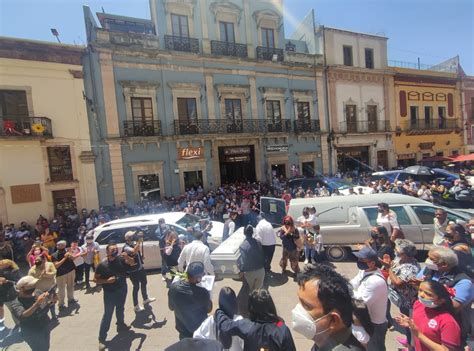 Familiares Y Amigos Le Dan El Ltimo Adi S A Mar A De Jes S Y Sus Dos