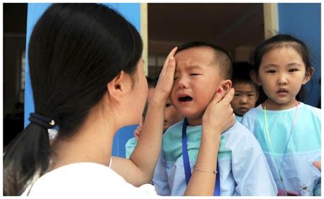 孩子在幼儿园被欺负，别再教他“打回去”，掌握这3点更重要