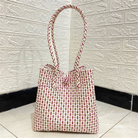 Jual Tas Anyaman Plastik Jali Tas Belanja Wanita Motif Merah Gold