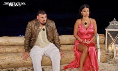 Temptation Island falò di fuoco tra Alessia e Lino si sono detti addio