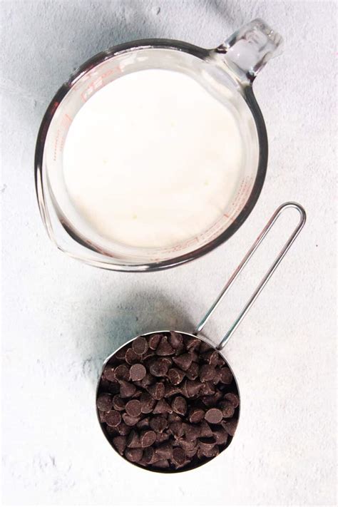 2-Ingredient Chocolate Mousse - By Kelsey Smith