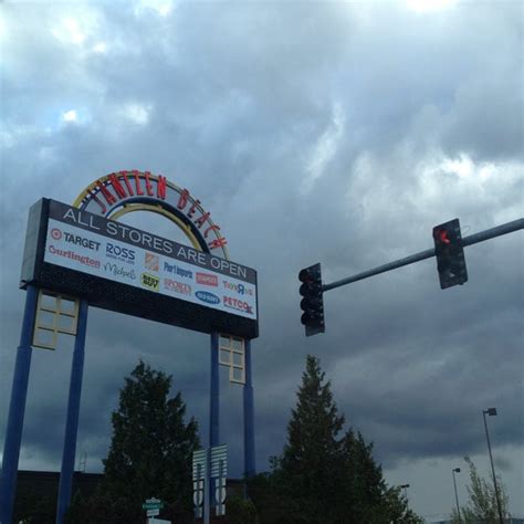 Jantzen Beach Center Shopping Mall In Portland