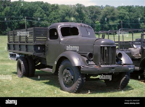 Zil 164 Hi Res Stock Photography And Images Alamy