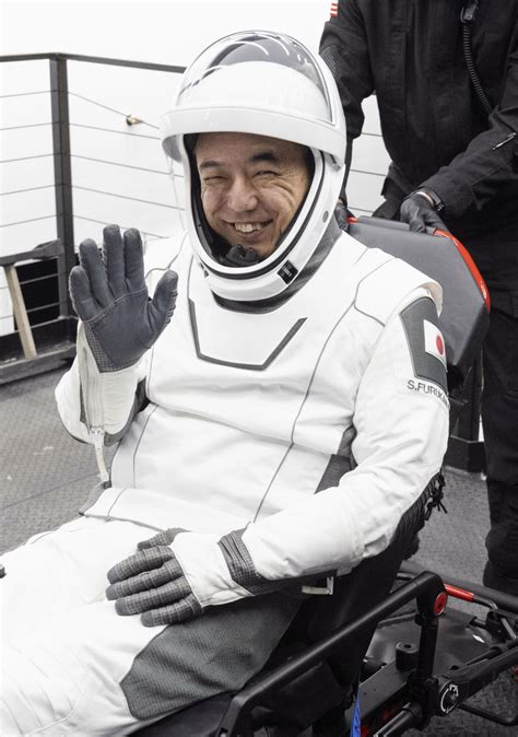 Japans Furukawa 3 Other Astronauts Return To Earth After 6 Months