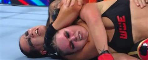 Shayna Baszler Submits Ronda Rousey In MMA Rules Match At WWE