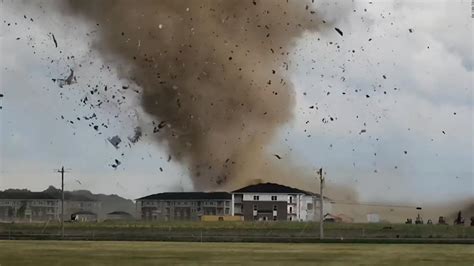 Mira Los Tornados Imponentes Que Causaron Destrucción En Indiana Y Otros Lugares De Ee Uu Video