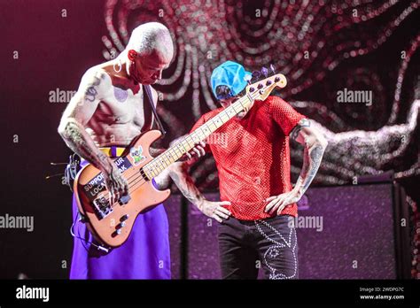 Red Hot Chili Peppers Concert Hi Res Stock Photography And Images Alamy