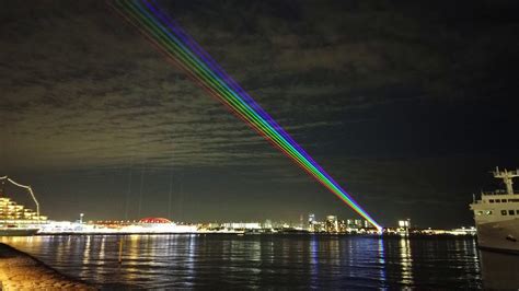 Kobe Rainbow Colored Laser Beam神戸メリケンパークレインボー光線）「globalrainbow Kobe