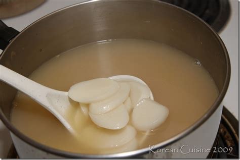 Korean Cuisine Dduk Gook Using Gom Gook Broth 떡국