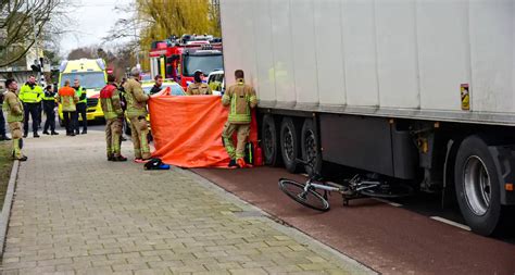 Fietser Overleden Bij Ongeval Met Vrachtwagen Nu Nl