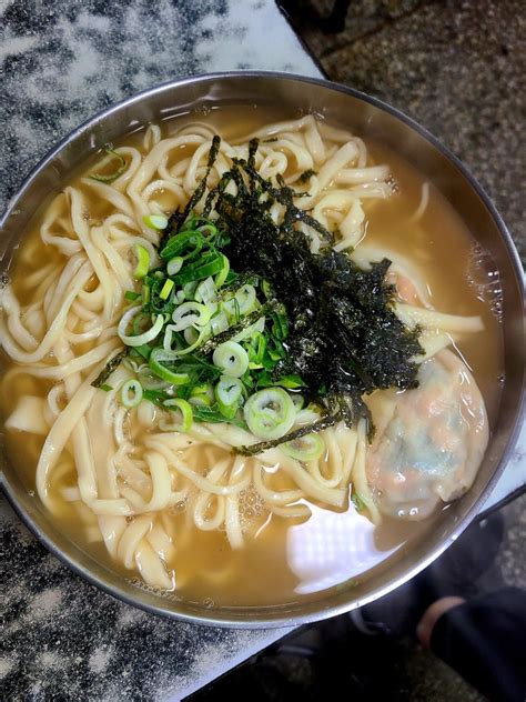 697 만나손칼국수 충무로역 퇴계로 손칼국수 칼만두 맛집 혼밥 수요미식회 생활의 달인 서울 3대 손칼국수 칼만두