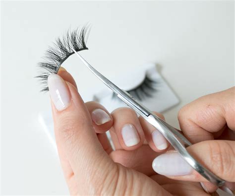 How To Apply False Eyelashes Step By Step Guide With Photos Allure