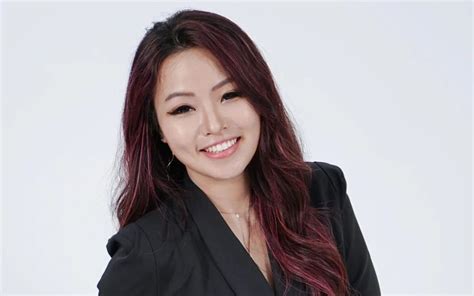 6 Potret Dokter Cantik Like Santika, Senyum Manisnya Bikin Jatuh Hati ...