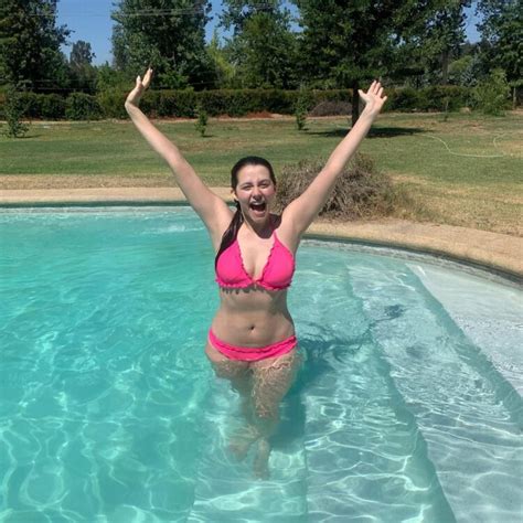 8 Hot Sexy Magdalena Muller Bikini Pics