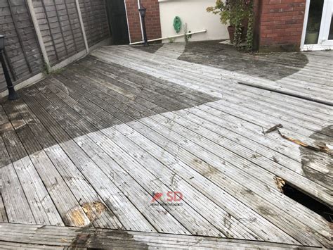 Indian Sandstone Patio With Flint Stone Area In Longwell Green Sd