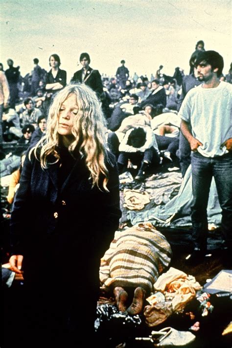 31 Pictures That Show Just How Crazy Woodstock Really Was