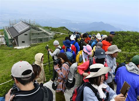 【動画・写真特集】夏山シーズン本番迎える 大山で夏山開きの山頂祭 山陰中央新報デジタル