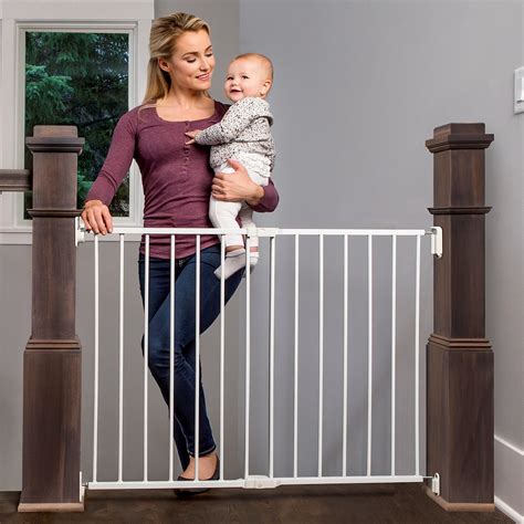 Regalo 2 In 1 Extra Wide Stairway And Hallway Walk Throughbaby Safety