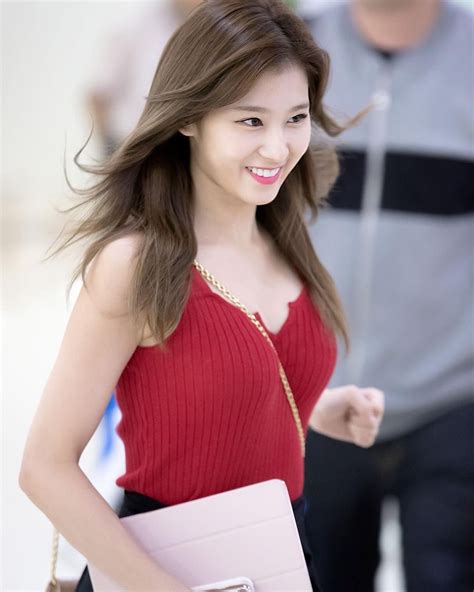 Sana Is Complete The Sentence Above Kpop Girls Beautiful Asian Girls Asian Girl