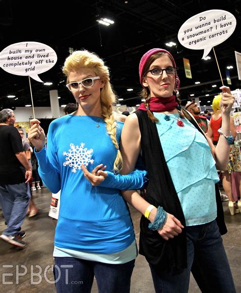 Hipster Anna And Elsa Casual Cosplay Frozen Cosplay Comic Con 2014