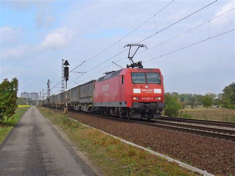 Zieht Einen Containerzug Am Durch Wiesental