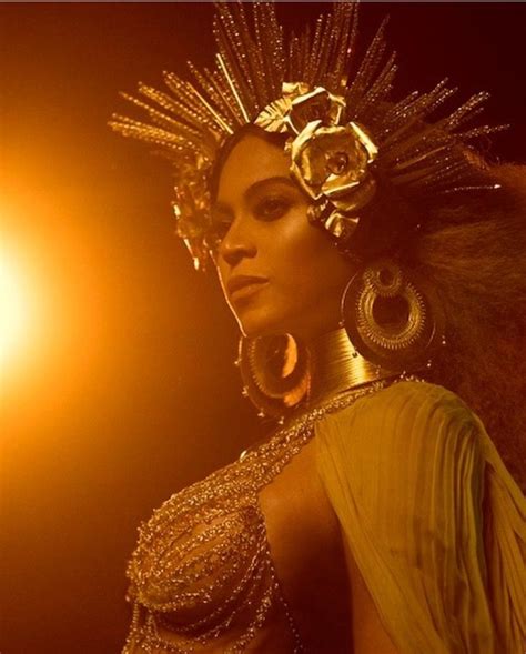 Beyoncé Gives A Breathtaking Performance At The 2017 Grammy Awards