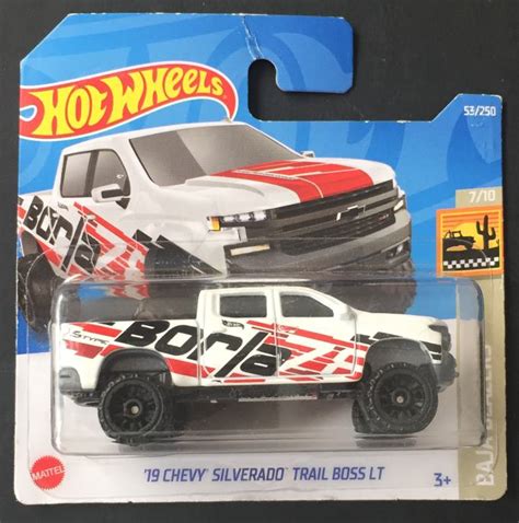 Hot Wheels Toonʼd ʼ Chevy Silverado Trail Boss LT bijeli