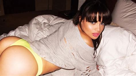 La policía hot que posa en lencería erótica Infobae