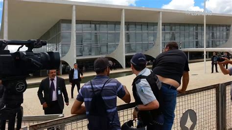 Manifestante Tenta Entrar No Pal Cio Do Planalto Tv Estad O Online