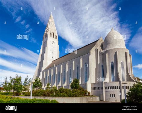 Expressionist architecture style Hallgrimskirkja (church of Hallgrímur ...