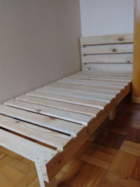 Cama De Pallets Madeira Nova Tamanho Solteiro R 195 00 Em Mercado Livre