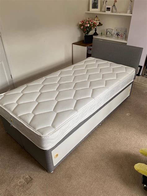 Single Divan Bed With Headboard And Mattress In B78 Warwickshire For £100 00 For Sale Shpock