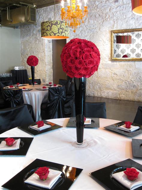 24 Awesome Red And Black Table Decor