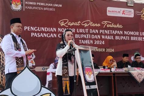 Foto Calon Tunggal Pilkada Brebes Dapat Nomor Urut Berikut Profil