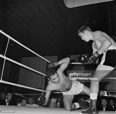 English Boxer Mark Rowe Knocks Down English Boxer Chris Jobson Uk