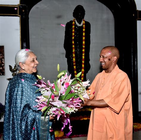 Chief Minister Yogi Adityanath Met The Governor And Submitted His