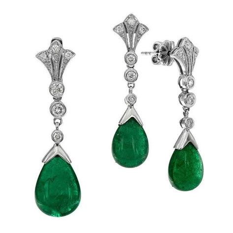 Natural Emerald Diamond Set Pendant And Drop Earrings At 1stdibs Emerald Pendant Earrings