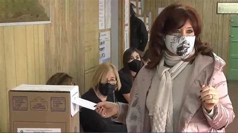 Cristina Kirchner Votó En Una Escuela De La Provincia De Santa Cruz Y