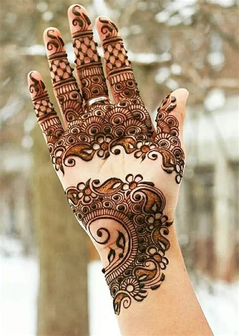 20 Stylish Karva Chauth Mehndi Designs Photos - SheIdeas