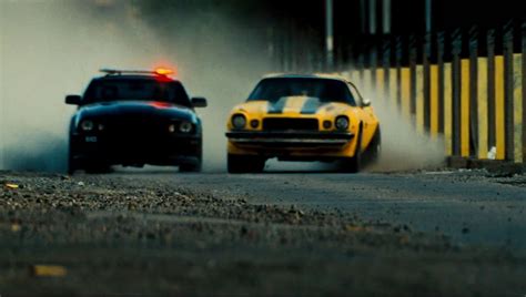 Bumblebee Vs Barricade Desktop Wallpapers - Wallpaper Cave