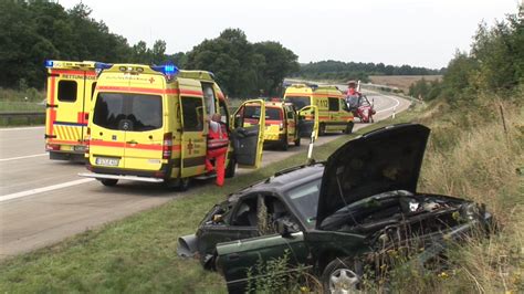 Nonstopnews Pkw Berschl Gt Sich Auf A Drei Schwerverletzte