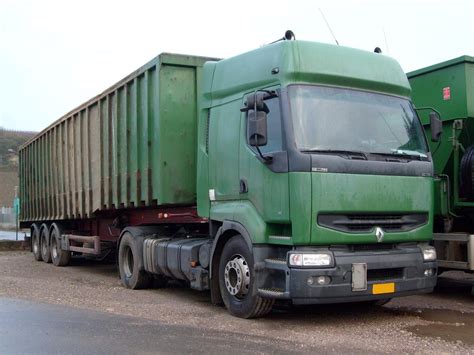 Renault Sattelz Ge Fotos Fahrzeugbilder De