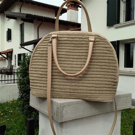 Pin by Begoña Mesones on Bolsos y carteras crochet trapillo Top