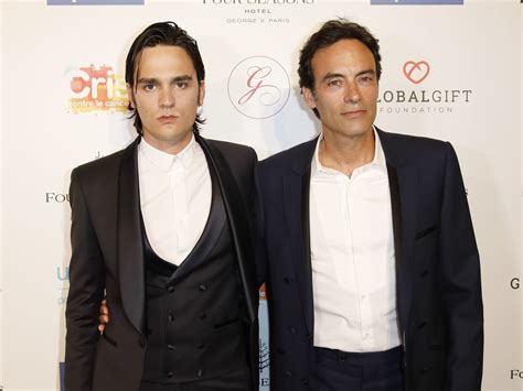 Anthony Delon A Enfin Lu Le Roman De Son Fr Re Alain Fabien Et Voici